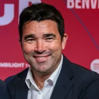 Deco trabalha no Barcelona para renovar com Raphinha e acordo deve ser por 2 anos