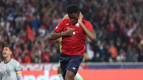 Jonathan David em partida pelo Lille