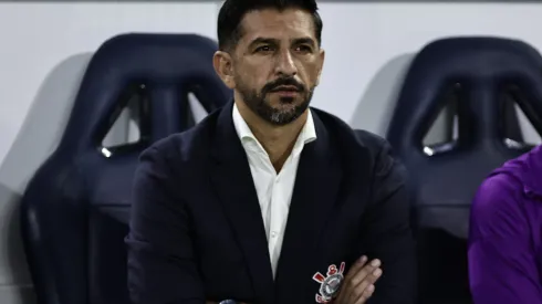 Após a derrota por 2 a 0 para o Palmeiras, Emiliano Díaz admitiu a má atuação do Corinthians, evitou justificar o resultado com desfalques e reforçou a importância de evolução e união para o restante do Brasileirão. Foto: Fabio Giannelli/AGIF