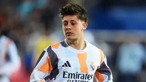 Real Madrid pode receber oferta milionária do Arsenal por Güler, diz jornal.