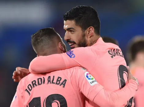 Suárez tenta morder Jordi Alba em jogo nos EUA; assista