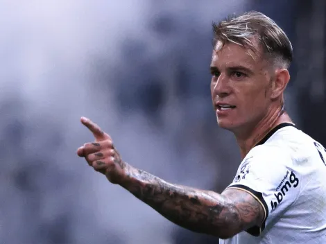 Róger Guedes é aprovado de última hora para jogar na Europa