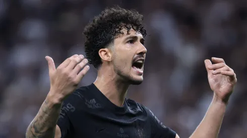 Corinthians quer renovar o contrato de Gustavo Henrique por mais dois anos.