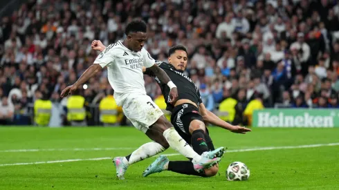 Com o Campeonato Espanhol em disputa acirrada e uma final da Copa do Rei contra o Barcelona no horizonte, o atacante demonstra otimismo e espírito de superação, refletindo o DNA competitivo do clube merengue. (Foto de Angel Martinez/Getty Images)