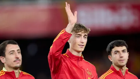 Dean Huijsen antes de duelo pela Seleção Espanhola