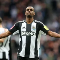 Liverpool se prepara para possível frustração na negociação por Isak e define Ollie Watkins como ‘plano B’