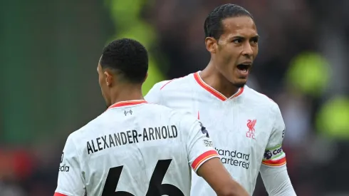 Em sua possível última dança com a camisa do Liverpool, Trent Alexander-Arnold retorna de lesão com um gol decisivo contra o Leicester, aproxima os Reds do título e emociona a torcida. (Foto: Shaun Botterill/Getty Images)