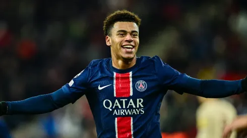 Désiré Doué segue sem renovar com o PSG e Man United o monitora.