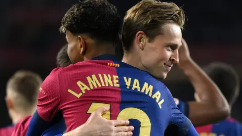 Manchester United decide fazer oferta tentadora por Frenkie De Jong, do Barcelona (Photo by David Ramos/Getty Images)
