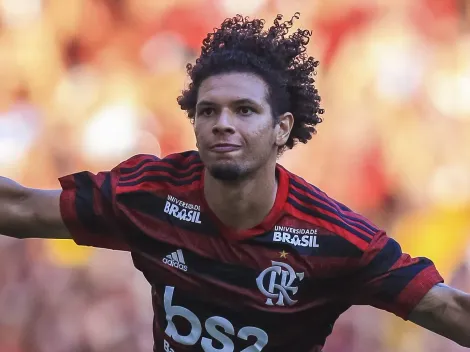 Willian Arão, ex-Flamengo, tem aprovação de Cuca para jogar no Atlético-MG