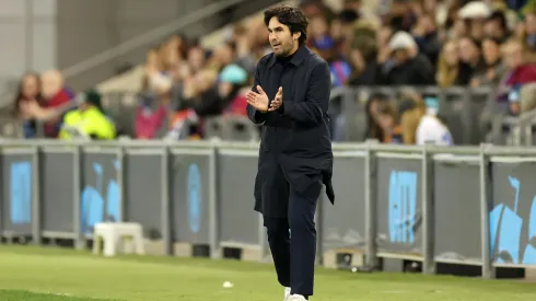 Pepe Romeu, treinador do Barcelona, presa cautela para duelo contra o Chelsea (Photo by Carl Recine/Getty Images)