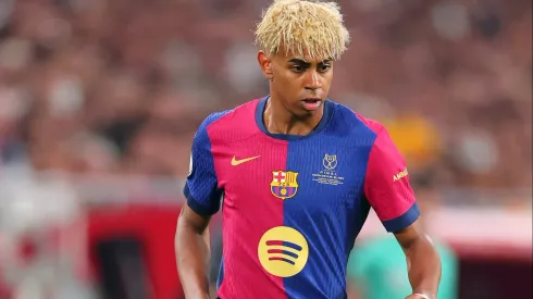 Vídeo: Assistência de Lamine Yamal em Barcelona x Real Madrid leva torcedores a loucura no El Clásico. (Photo by Fran Santiago/Getty Images)