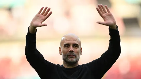 Guardiola, técnico do Manchester City em campo (Photo by Shaun Botterill/Getty Images)