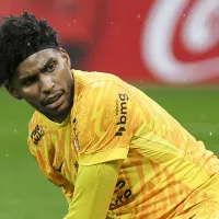 Flamengo goleia o Corinthians e “provoca” Hugo Souza após falha em gol de Pedro