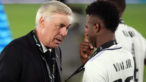 Ancelotti, treinador do Real Madrid e Vini Jr. (Photo by Alex Grimm/Getty Images)