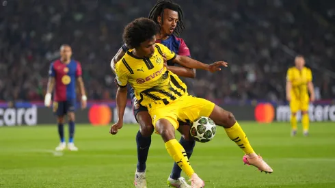 Em um duelo de gigantes, o espetáculo promete fortes emoções e lances memoráveis no Estádio Olímpico Lluís Companys. (Foto de Pedro Salado/Getty Images)