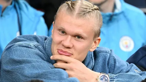 Haaland acompanha Barcelona x Inter na Champions e aumenta expectativas de torcedores por acordo. (Photo by Michael Regan/Getty Images)