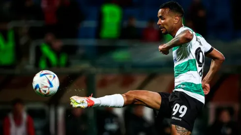 Weslen Júnior durante partida pelo Cherno More