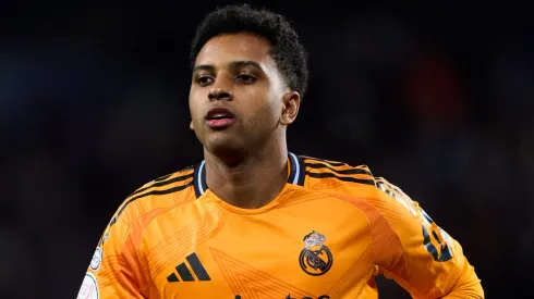 Manchester United aguarda venda de Rashford para pagar R$ 960 milhões por Rodrygo, do Real Madrid. (Photo by Juan Manuel Serrano Arce/Getty Images)