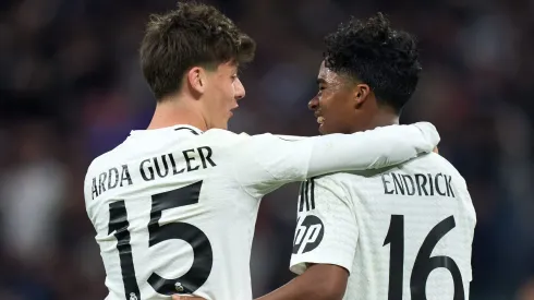 Guler faz golaço pelo Real Madrid.