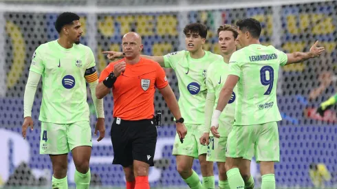 Torcida do Barcelona aponta o principal culpado pela eliminação na Champions: "Precisa ser expulso do clube". (Photo by Carl Recine/Getty Images)