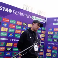 Lucas Piccinato, treinador do Corinthians, dá puxão de orelha nas jogadoras do Timão