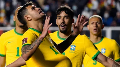 Bruno Guimarães durante jogo pela Seleção Brasileira