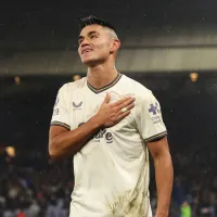 Carlos Alcaraz, que pertence ao Flamengo, brilha na Premier League e supera números pelo clube carioca