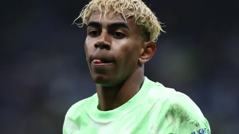 Lamine Yamal em campo na Liga dos Campeões