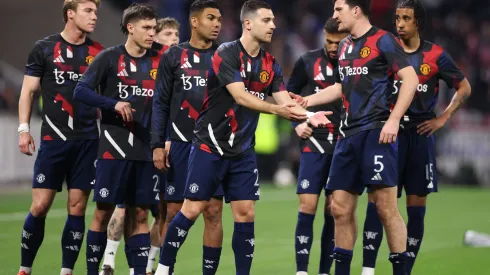 Casemiro ressurge como protagonista no United, mas futuro incerto gera dilema em Old Trafford. (Foto: Michael Steele/Getty Images)
