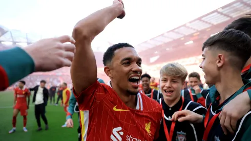 Alexander-Arnold é ídolo do Liverpool (Photo by Carl Recine/Getty Images)