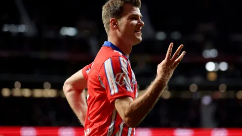 Alexander Sørloth em campo pelo Atlético de Madrid (Photo by Florencia Tan Jun/Getty Images)