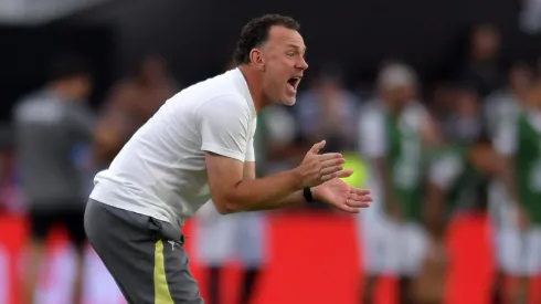 De Rossi disputa com Gabriel Milito a vaga de novo treinador do Boca. (Foto de Marcelo Endelli/Getty Images)