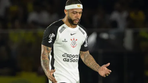 O Corinthians amargou sua primeira derrota sob o comando de Dorival Júnior ao perder para o Mirassol por 2 a 1, em jogo marcado por um pênalti perdido de Depay e críticas públicas de Rafa Silva. Foto Joisel AmaralAGIF