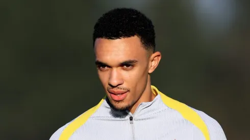 Van Dijk discorda sobre Arnold deixar o Liverpool para jogar no Real Madrid.