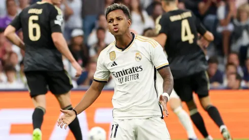 Xabi Alonso 'barra' Rodrygo no Real Madrid e define time titular para a próxima temporada. (Photo by Florencia Tan Jun/Getty Images)