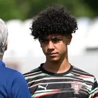 Manchester United se junta a 9 clubes e olheiros acompanham filho de Cristiano Ronaldo