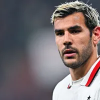 Theo Hernández se oferece ao Real Madrid e Florentino Pérez toma decisão sobre acordo