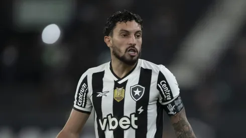Alex Telles comenta como vai ser o Botafogo no Mundial