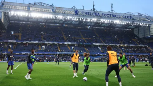 Após anos investindo em jovens promessas, o clube busca jogadores mais experientes para suprir a falta de liderança no elenco. (Foto de Alex Pantling/Getty Images)