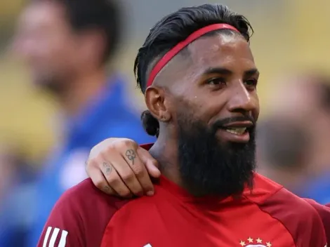 Torcida do Flamengo pede volta de Rodinei