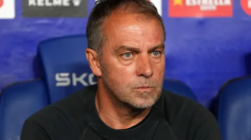 Hansi Flick manda recado para o elenco do Barcelona