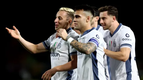 Frattesi, Lautaro e Carlos Augusto em jogo da Inter. Foto: Maurizio Lagana