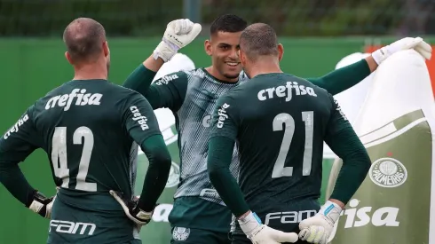Goleiro Kaique em treino junto com Weverton e Marcelo Lomba. Foto: Cesar Greco/Palmeiras