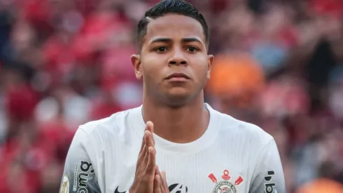 Flamengo pode perder a contratação de Wesley, ex-Corinthians, para o Botafogo.