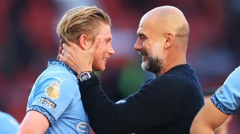 Guardiola e De Bruyne comemoram vitória juntos