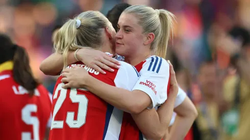 Alessia Russo, atacante do Arsenal, destaca a confiança da equipe no título da Women's Champions League (Photo by Maja Hitij/Getty Images)