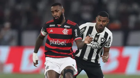 Manchester United teve reunião com empresários de Cuiabano, do Botafogo, após sondagens. (Photo by Wagner Meier/Getty Images)