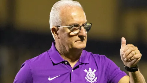 Corinthians decide contratar dois atacantes após a eliminação na Copa Sul-Americana.