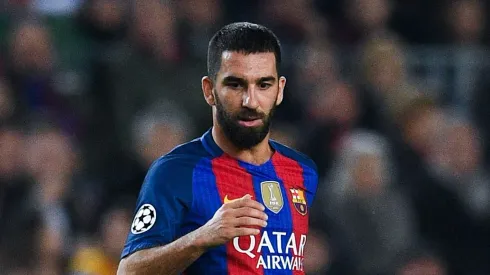 Arda Turan com a camisa do Barcelona quando era jogador. Foto: David Ramos/Getty Images